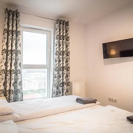 Bently - Double Bedroom Seaview דירה *