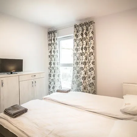 Bently - Double Bedroom Seaview Апартаменты